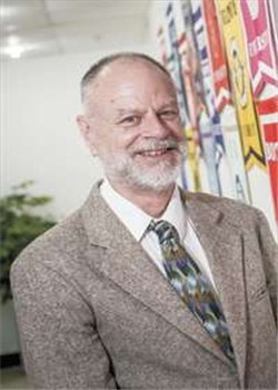 马可波罗国际教育学校John F. Larner